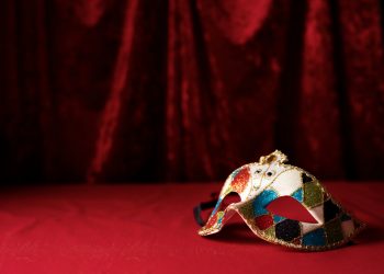 Projeto cultural chega a Valadares com espetáculo, oficinas e exposição