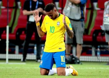 Dorival conversa com Neymar e define retorno do camisa 10 apenas em 2025