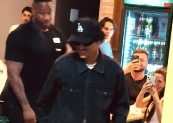 Bruno Mars vai a bar em Belo Horizonte antes de apresentação na cidade