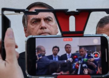 Tarcísio, Zema e Ratinho Jr. não respondem se leram relatório da PF sobre Bolsonaro