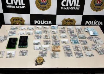 A Polícia Civil prendeu uma mulher de 53 anos, suspeita de furtar mais de R$ 60 mil de uma residência onde trabalhava como cuidadora, em Governador Valadares.