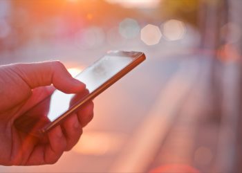 Transferência acidental via Pix vira caso de polícia em Valadares