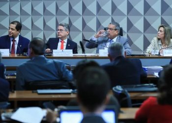 CPI das Bets convoca Gusttavo Lima e convida Felipe Neto para depor