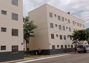 Valadares entrega 240 apartamentos