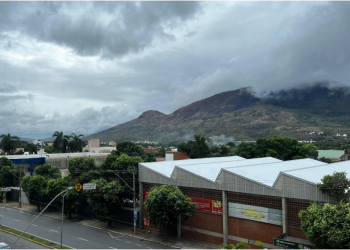 Valadares e mais 121 municípios em Minas recebem alerta vermelho para chuvas intensas