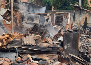 PM prende homem suspeito de atear fogo em residência