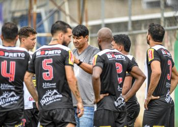 Com mudanças no elenco, Democrata se prepara para a estreia no Mineiro