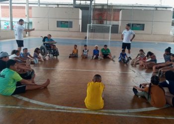 Praça de Esportes recebe colônia de férias do Programa Paradesportivo