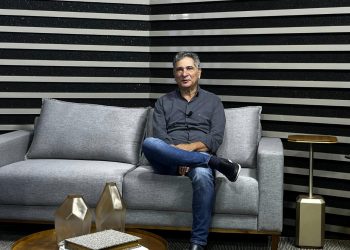 Prefeito de Valadares anuncia inscrições para servidores da educação após inconsistência de dados