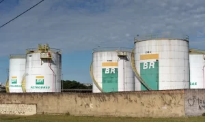 Petrobras reajusta preço do diesel em R$ 0,22 às distribuidoras