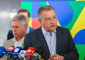 Governo avalia reduzir tarifa de importação para baratear alimentos