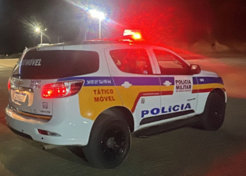 Homem esfaqueia companheira grávida e é preso por tentativa de feminicídio