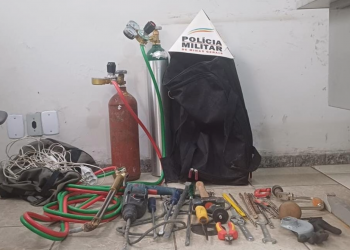 Três homens são presos após arrombarem parede de ótica para furtar joalheria