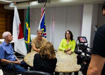 Coronel Sandro determina instalação de serviço de apoio a imigrantes deportados dos EUA