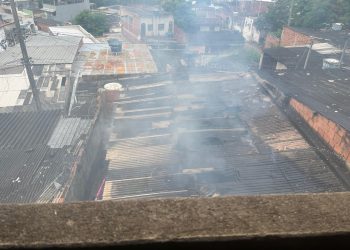 Duas residências são incendiadas no mesmo bairro em possível retaliação a homicídio