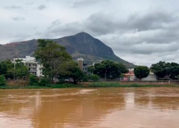 Empresários e especialistas debatem gestão de resíduos sólidos em Valadares