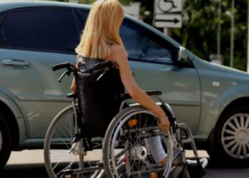 Procon notifica app por descriminação