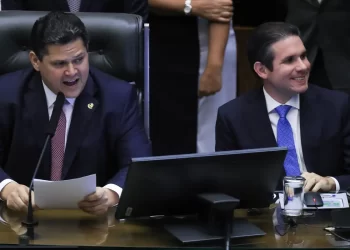 Alcolumbre: decisões do STF devem ser respeitadas, mas sem cerceamento