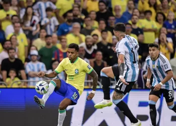 Cheio de desfalques, Brasil visita Argentina pelas Eliminatórias