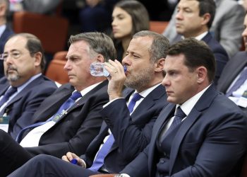 STF rejeita anular delação, mantém caso de Bolsonaro na turma e expõe divergência de Fux