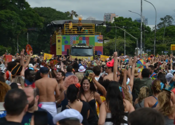Carnaval em Salvador comemora os 40 anos da axé music