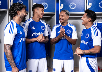 Cruzeiro lança nova camisa para temporada 2025