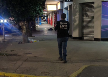 Mulher morre atropelada no Centro de Valadares; motorista fugiu