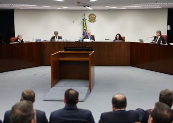 STF retoma julgamento de denúncia de golpe contra Bolsonaro, acompanhe