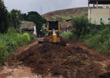 Rua da Cemig recebe calçamento no bairro Jardim do Trevo