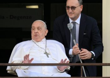 Papa Francisco deixa o hospital após quase 40 dias internado