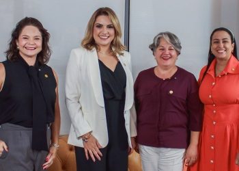 A Presidente Ângela Botelho e as Diretoras Institucionais da CAAMG estreiam no podcast Conexão Caixa em celebração ao Mês da Mulher