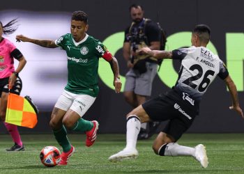 Corinthians vence Palmeiras, cala o Allianz e pode ser campeão com empate