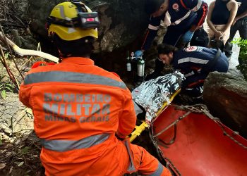 Jovem desaparecida é resgatada desacordada em trilha do Parque Municipal