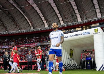 Gabigol critica arbitragem com ironia à CBF