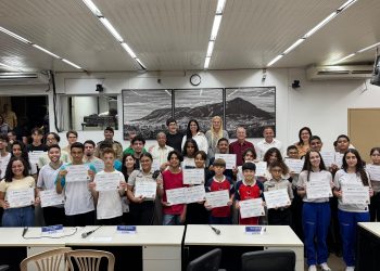 Alunos de Valadares que se destacaram na OBMEP 2024 são homenageados pela Câmara Municipal