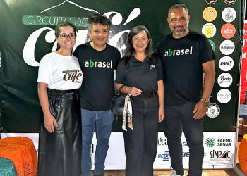 Valadares recebe o Circuito de Café