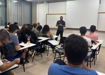 Alunos de Jornalismo da UNIVALE recebem o Diário do Rio Doce para bate-papo