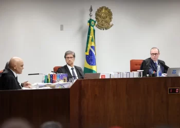STF decide se mais seis denunciados pelo 8 de janeiro viram réus