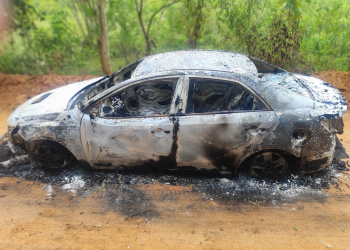 Carro é encontrado queimado na zona rural de Alpercata
