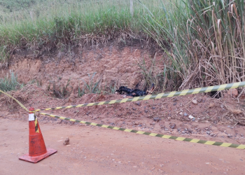 Corpo em chamas é encontrado às margens de estrada rural em Valadares