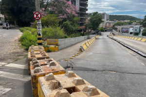 Viaduto do Filadélfia segue interditado e causando transtornos