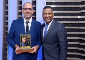 TV Leste e programas Balanço Geral e MG Record são homenageados em Sabinópolis