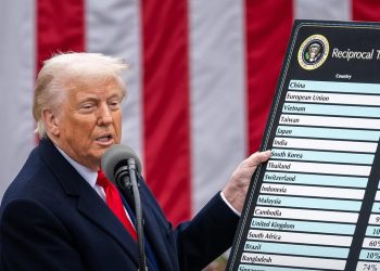 Trump ameaça China com tarifas adicionais de 50% após Pequim retaliar