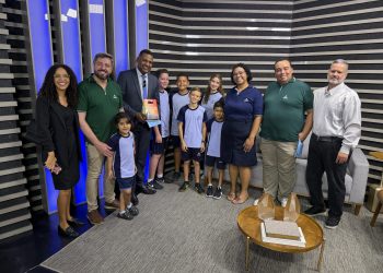 TV Leste recebe visita e homenagem especial de alunos do Colégio Adventista de GV