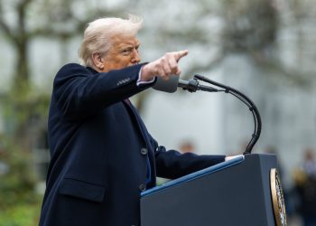 Trump eleva taxação da China para 125% e reduz de 75 países para 10%