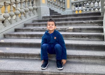 Jovem superdotado de apenas seis anos vira membro de associação para pessoas com alto quociente de inteligência