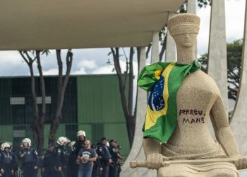 STF tem maioria para condenar mulher que pichou estátua no 8/1