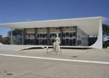 Entidades pedem suspensão de norma do CFM que barrou terapia hormonal