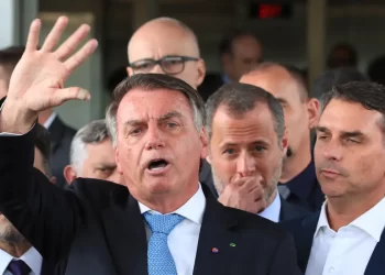 Moraes nega pedido para prender Bolsonaro
