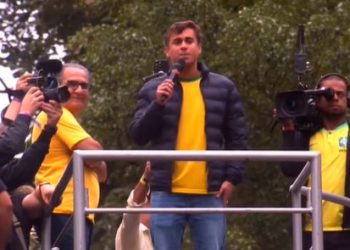 Nikolas compara Barroso a bandido em ato, e Malafaia chama generais de frouxos